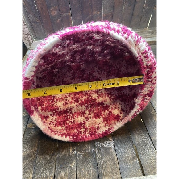 Handmade Crochet Pink/White Cat Cave Cat Bed Hideaway Warm Snuggle Cave L - Picture 7 of 10